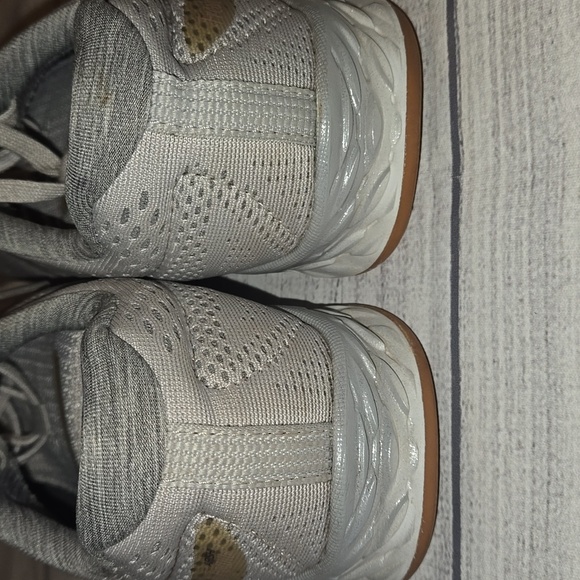 New Balance Women's Fresh Foam Arishi Running Shoes Gray/White/Tan Size 7.5 - Picture 4 of 12